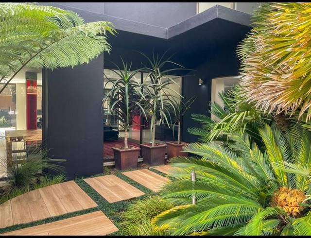 5 BEDROOM HOUSE FOR SALE IN MIDSTREAM ESTATE